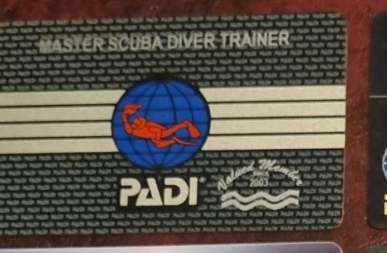 Sinan Karabacılı — PADI Master Scuba Diver Trainer kartının ön yüzü