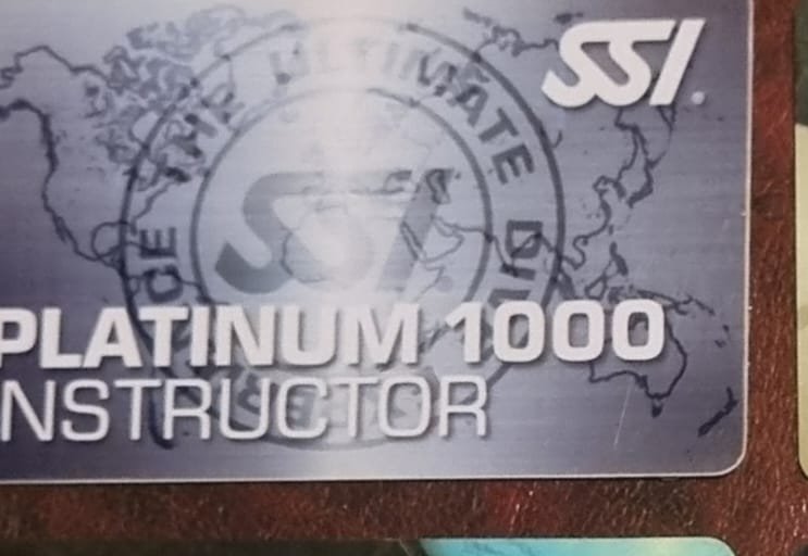 SSI Platinum 1000 Instructor kartının ön yüzü